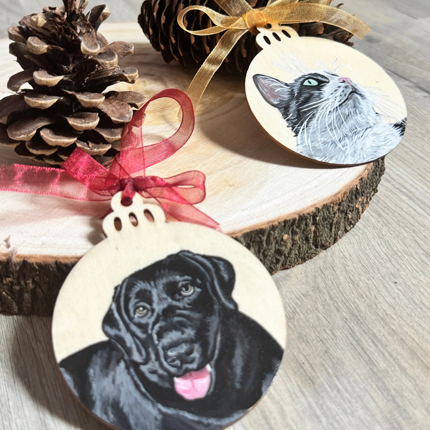 Bola navidad de Mascotas pintada a mano