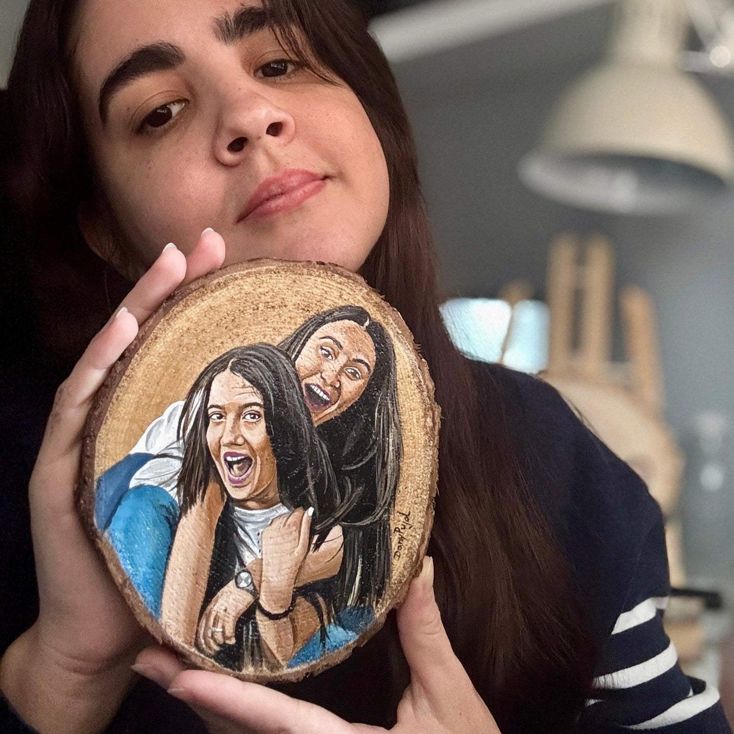 Retrato pintado a mano en rodaja de Madera