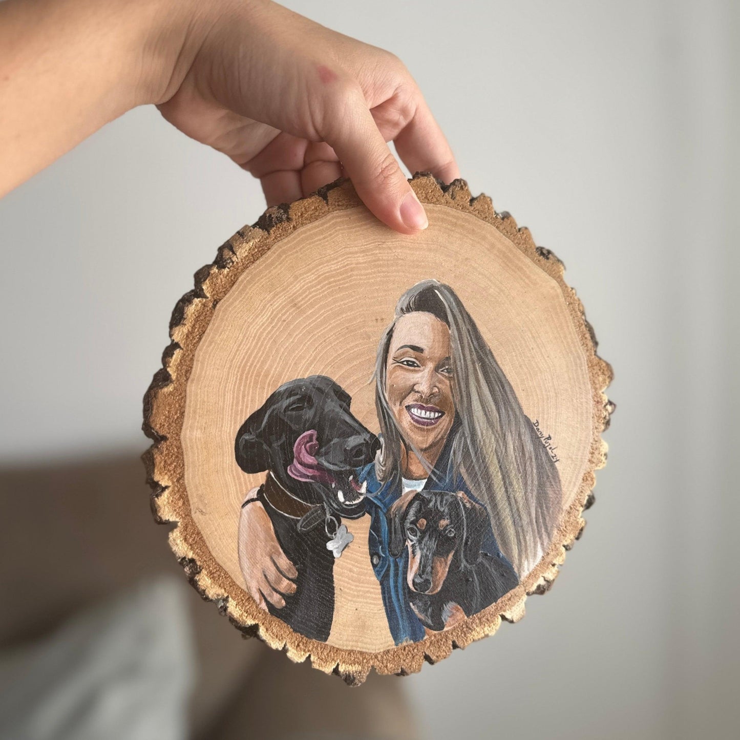 Retrato pintado a mano en rodaja de Madera