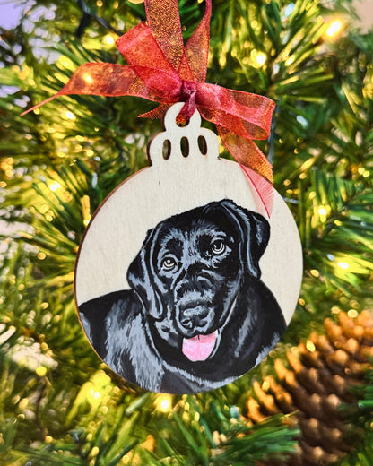 Mascota pintada en Bola navidad personalizada de woodDany