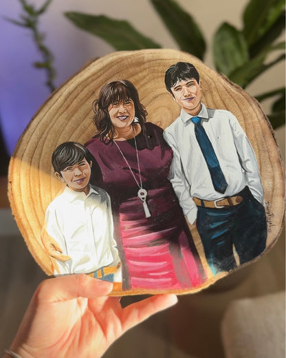 rodaja de madera personalizada pintada a mano con recuerdo de familiar boda