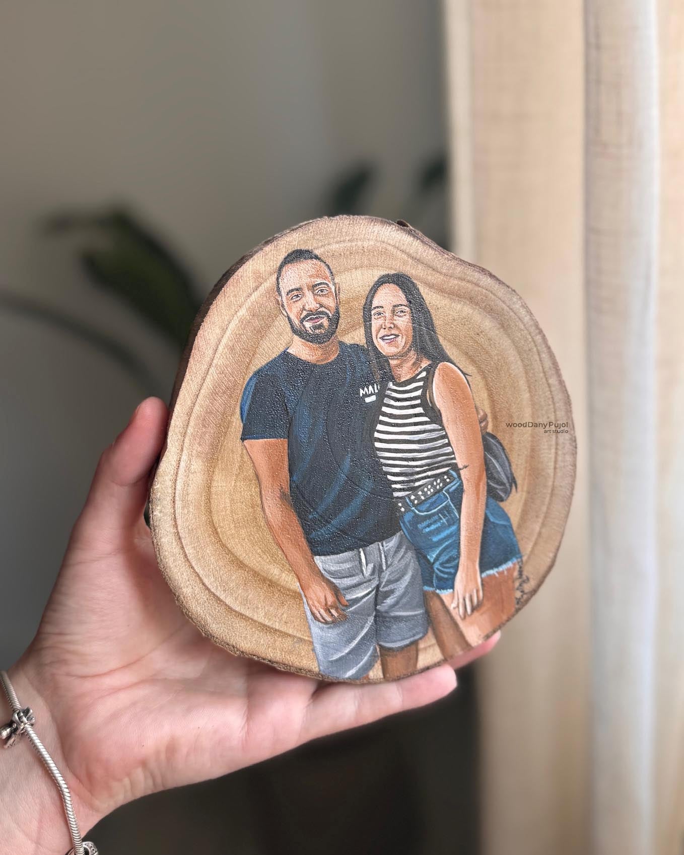 Foto de pareja pintada a mano sobre madera en rodaja pequeña WoodDany