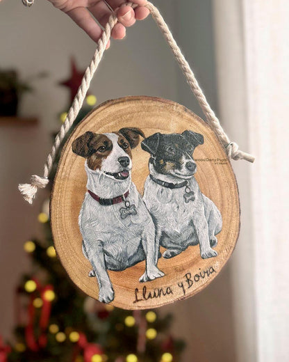 Retrato de mascotas pintado a mano sobre rodaja de madera por la artista Dany Pujol
