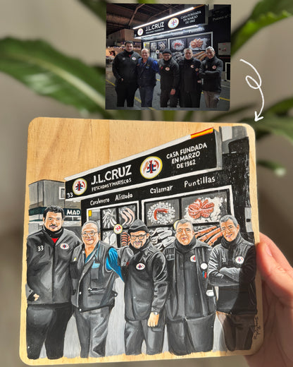 Tabla de madera personalizada pintada a mano con foto de amigos por Dany Pujol